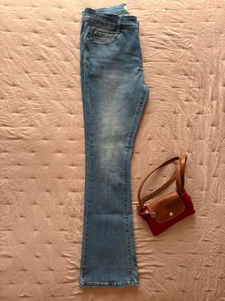 Vaqueros flare i dodo