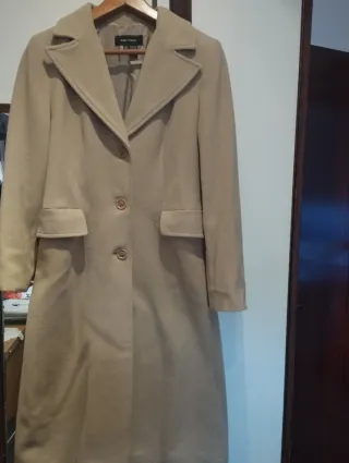 Abrigo largo de paño beige