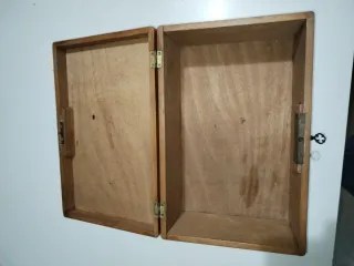 Portagioie in legno con intarsio