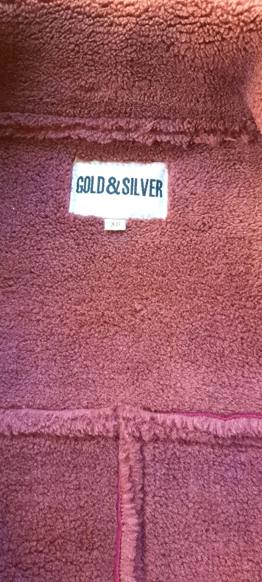 Cazadora cremalleras.