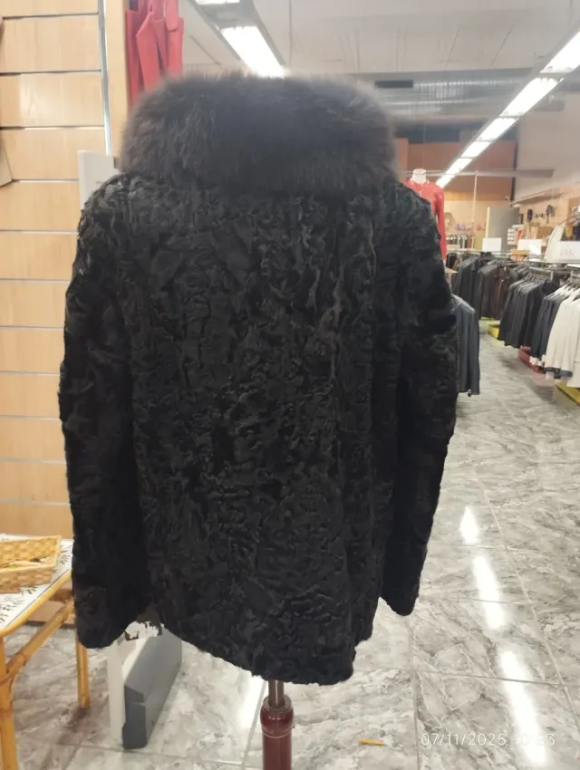 Abrigo Astracán con Cuello Fox Negro