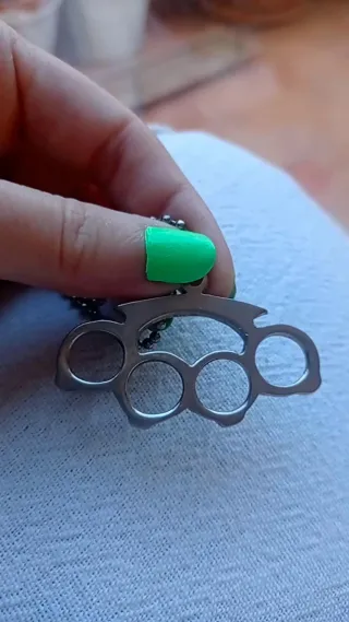 Collar de Puño Americano.