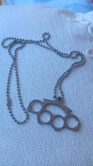 Collar de Puño Americano.