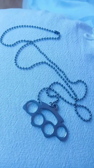 Collar de Puño Americano.