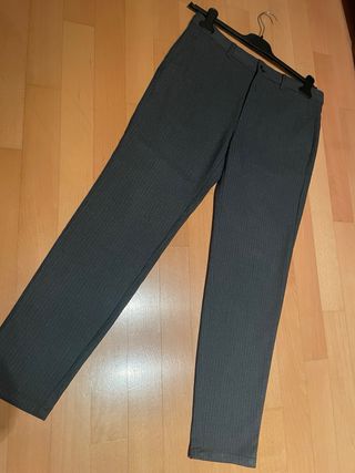 Pantaloni Bershka misto lana  tg.38eur/42 ita.