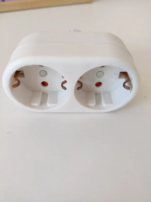 Enchufe doble blanco