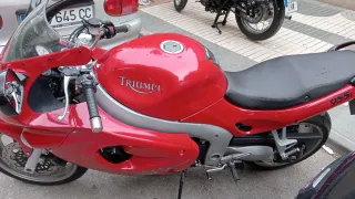 Triumph Sprint 955i Roja
