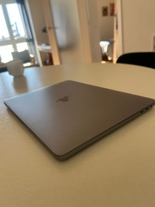MacBook Pro 13 Touch Bar Gris Espacial