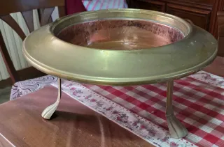 Braciere antico in metallo e ottone