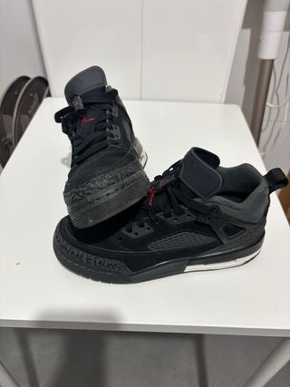 Tenis Jordan Negro y Gris