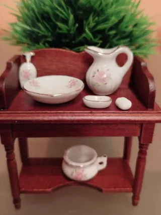 Accessori in ceramica in miniatura stile vintage