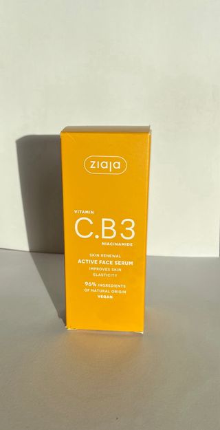 Pack de limpiador y serum de ziaja vitamina C.B3