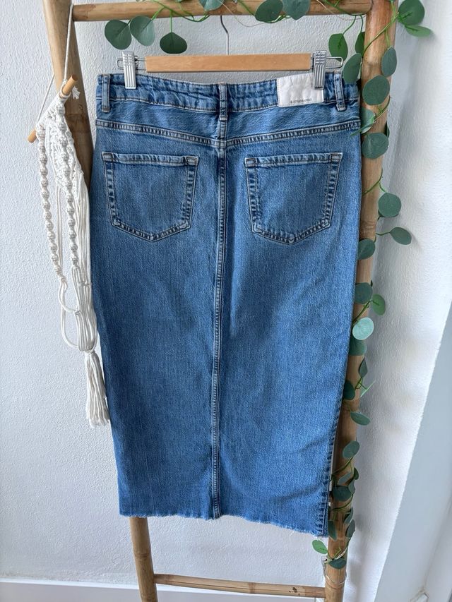 Falda vaquera midi Stradivarius