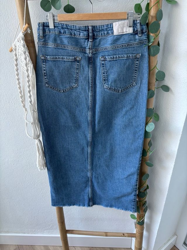Falda vaquera midi Stradivarius