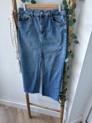 Falda vaquera midi Stradivarius