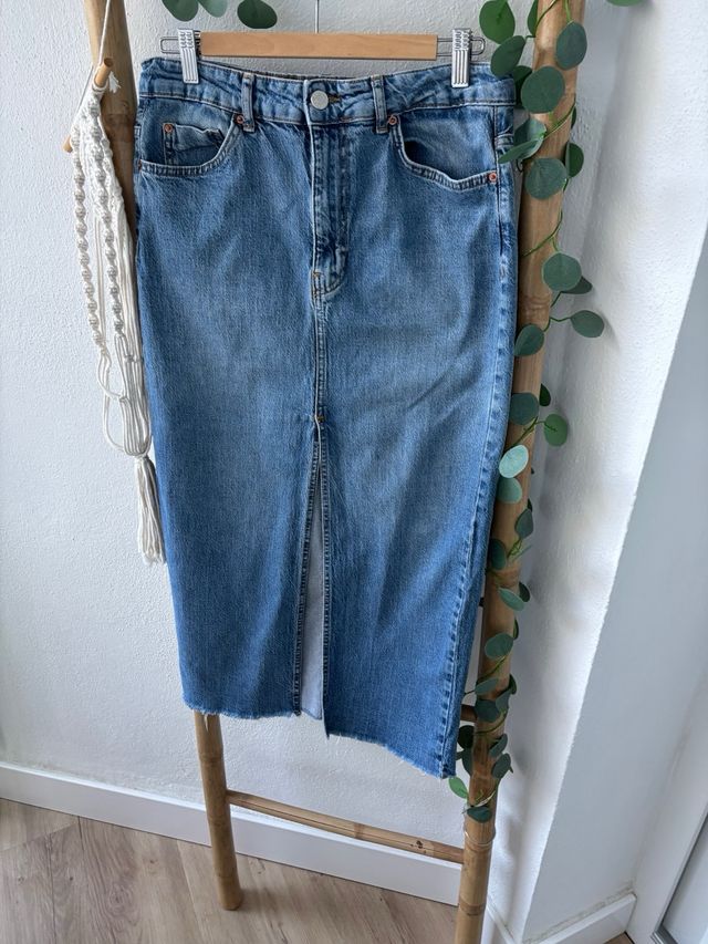 Falda vaquera midi Stradivarius