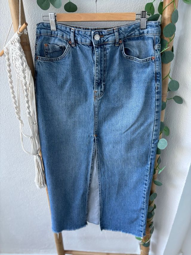 Falda vaquera midi Stradivarius