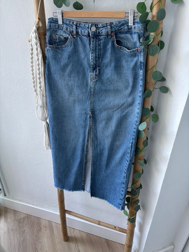 Falda vaquera midi Stradivarius