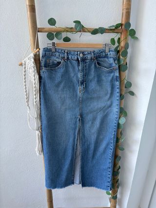 Falda vaquera midi Stradivarius