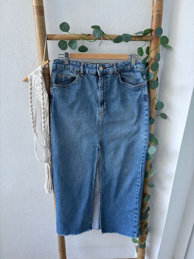 Falda vaquera midi Stradivarius