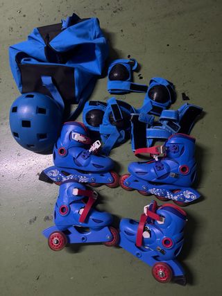Juego patines, casco y protecciones azul
