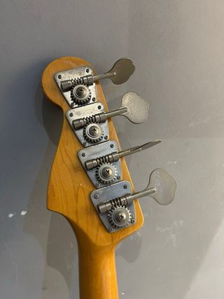 Bajo Fender Precision Japón 70s reissue