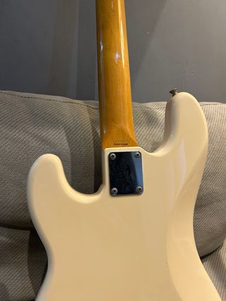 Bajo Fender Precision Japón 70s reissue