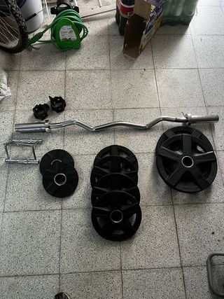 Barra Z + discos pesas gimnasio + agarre en V