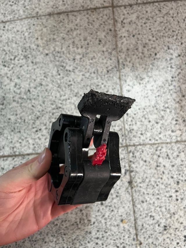 Barra Z + discos pesas gimnasio + agarre en V