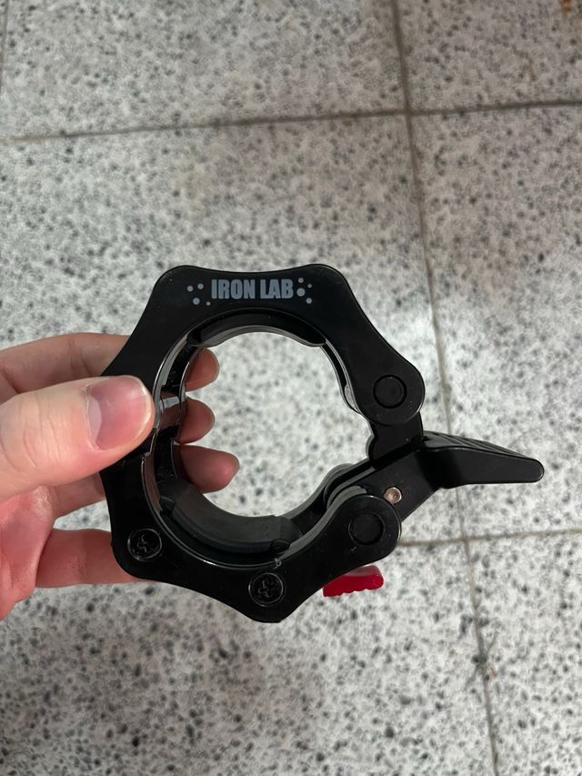 Barra Z + discos pesas gimnasio + agarre en V