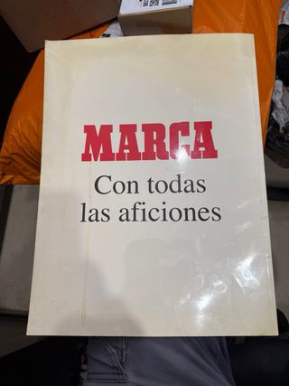 revista de marca vintage ,corazón blanco