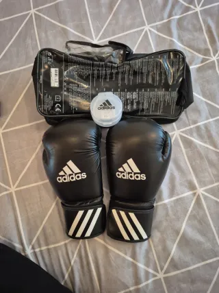 Guantes de boxeo Adidas 12oz + bucal