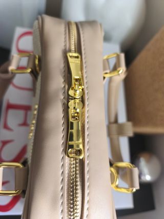 Borsa Miu Miu beige preziosa ed elegante