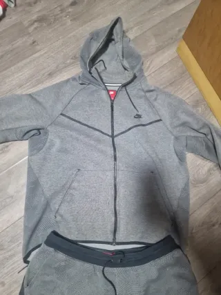 Conjunto Nike Tech Gris