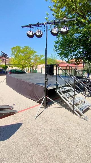 ALQUILER ESCENARIO TARIMAS GUIL