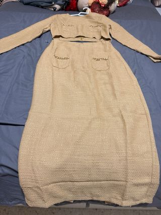 Conjunto dorado elegante