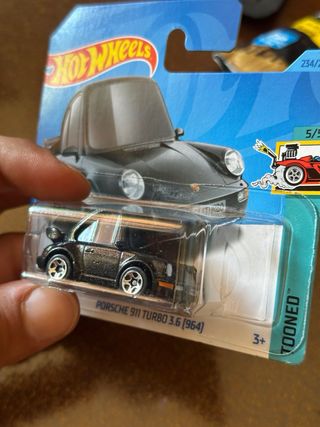 Hot Wheels Porsche 911 Turbo 3.6 (964)