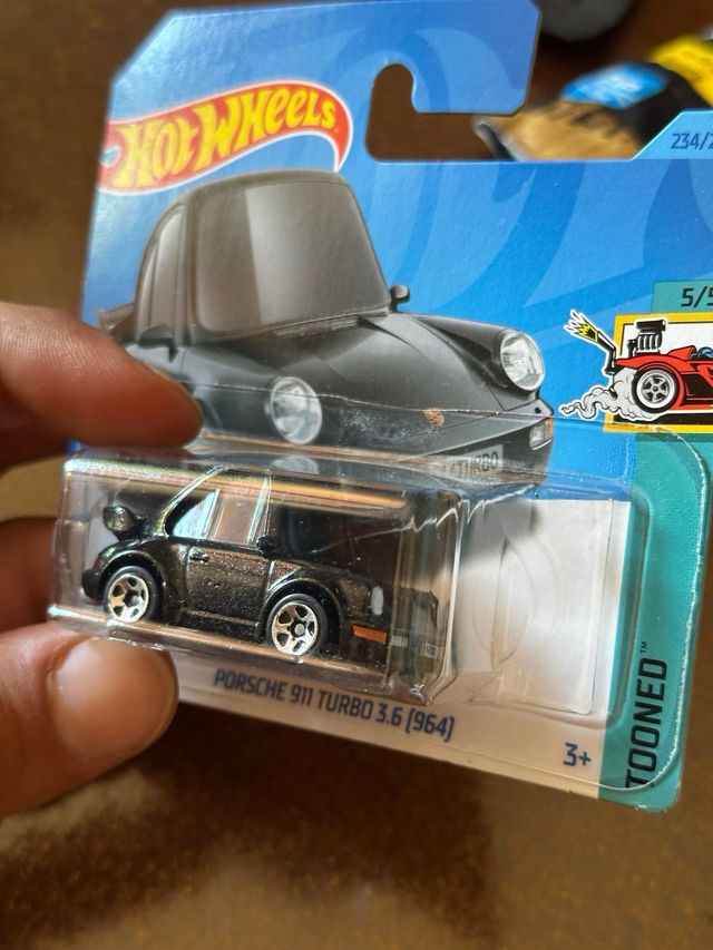 Hot Wheels Porsche 911 Turbo 3.6 (964)