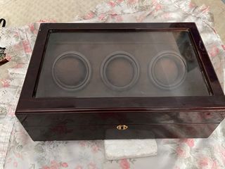 Joyero de madera con tapa de cristal