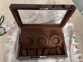 Joyero de madera con tapa de cristal