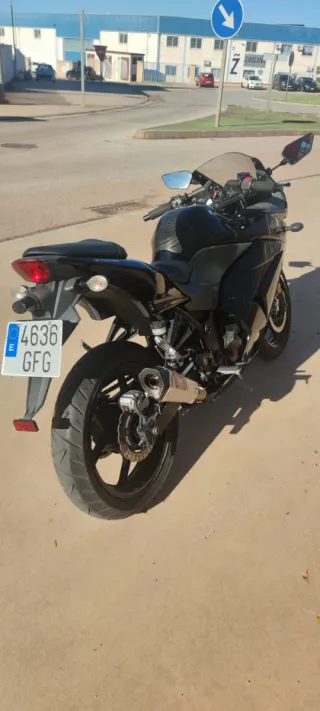 Kawasaki Ninja 250R Negra