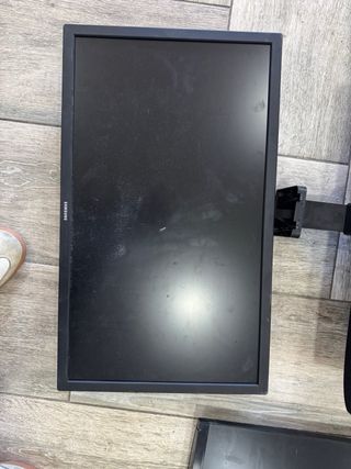 Pantallas con pantalla rota (negras y blancas)