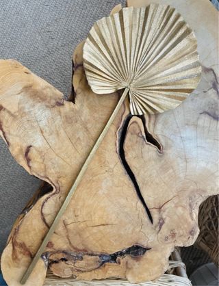 Palma decorativa dorada grande