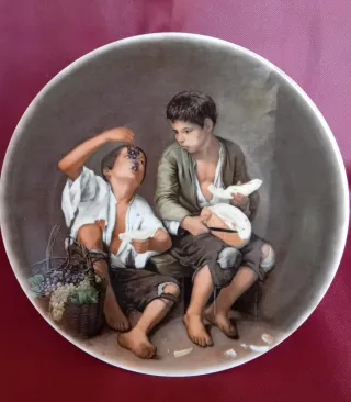 PLATO ANTIGUO LIMOGES PARED