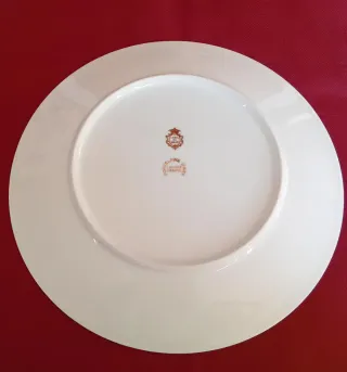 PLATO ANTIGUO LIMOGES PARED