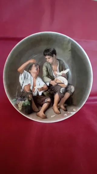 PLATO ANTIGUO LIMOGES PARED