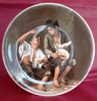 PLATO ANTIGUO LIMOGES PARED