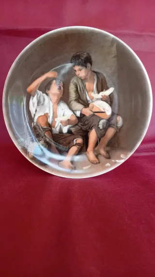 PLATO ANTIGUO LIMOGES PARED