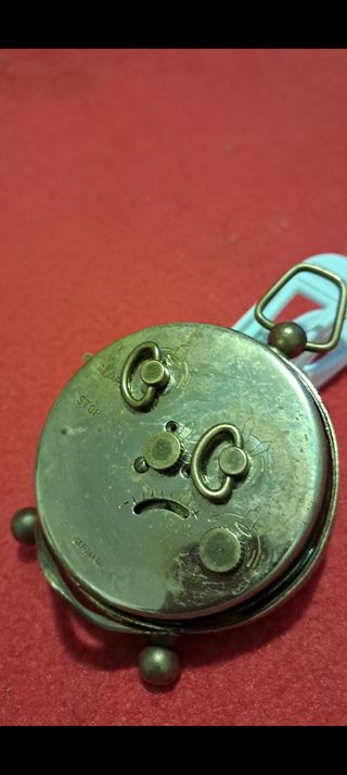 Reloj despertador antiguo de cuerda