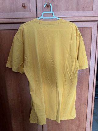 Camiseta Vans hombre color mostaza